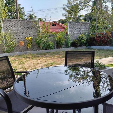 Motel Funduq Al Busyra à Pantai Cenang  Extérieur photo