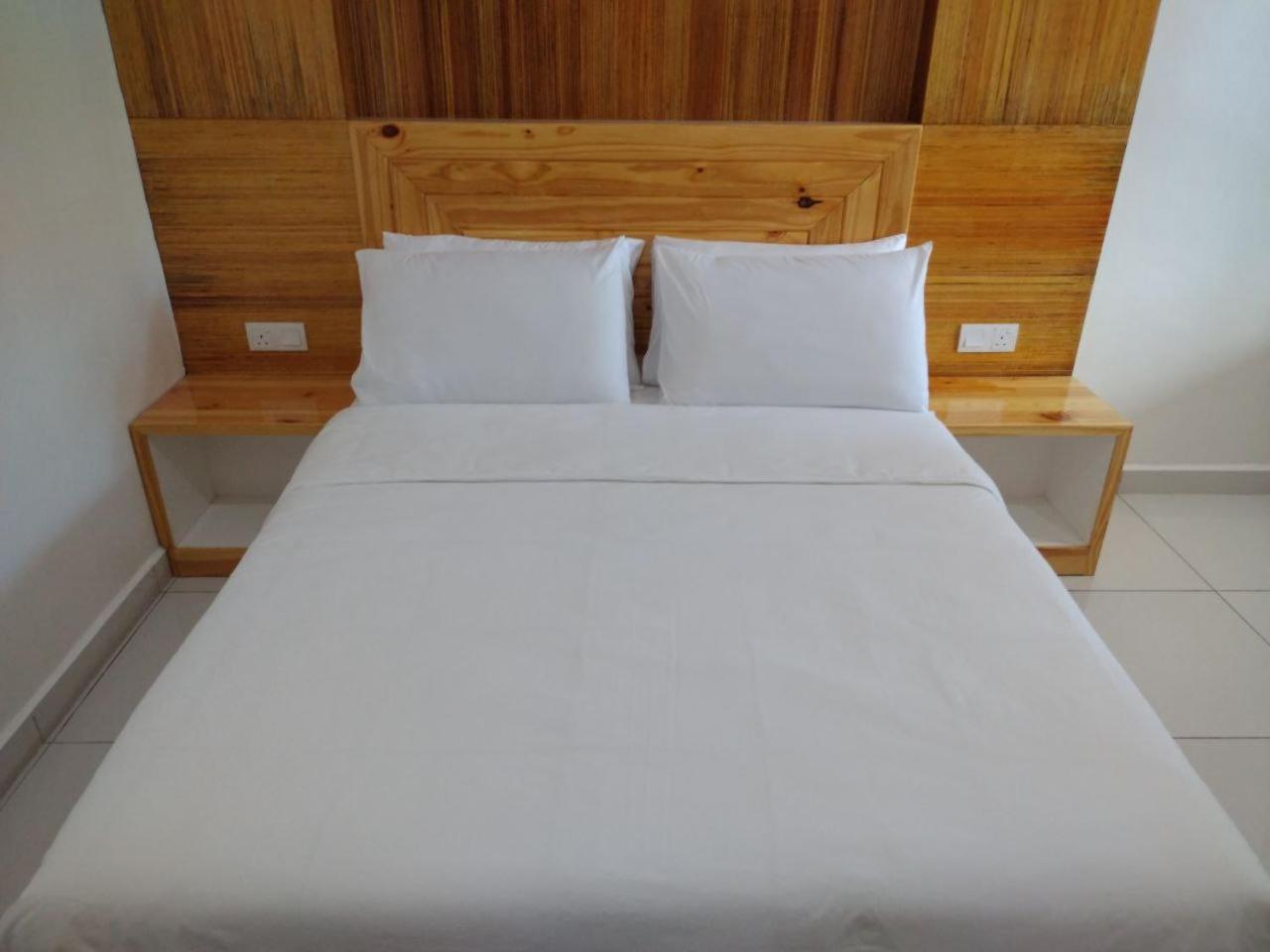 Motel Funduq Al Busyra à Pantai Cenang  Extérieur photo