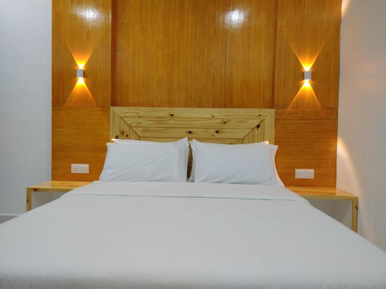 Motel Funduq Al Busyra à Pantai Cenang  Extérieur photo