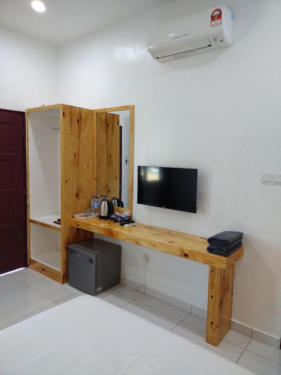 Motel Funduq Al Busyra à Pantai Cenang  Extérieur photo