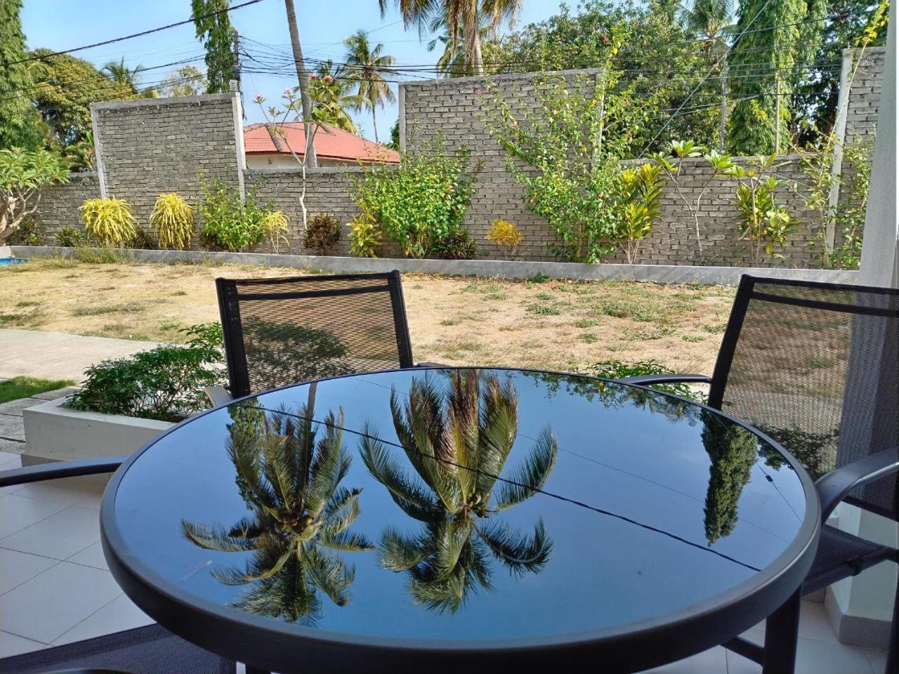 Motel Funduq Al Busyra à Pantai Cenang  Extérieur photo